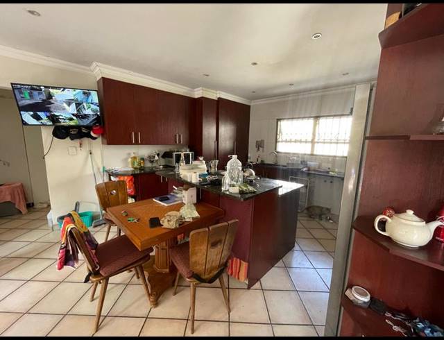 5 BEDROOM HOUSE FOR SALE IN JOHANNESBURG NORTH